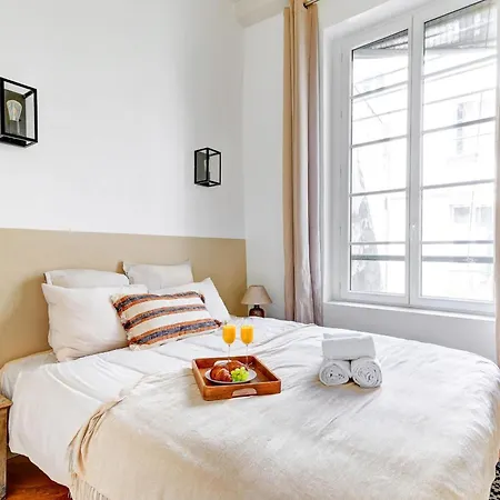 Apartment Charming 1br By Palais Royal & Louvre Paris